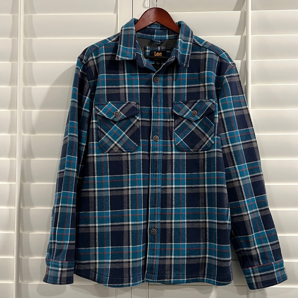 Lee brand lined flannel shirt.  Men’s M
